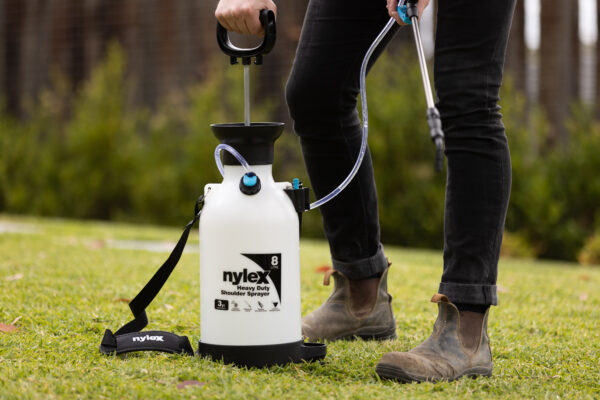 8L Heavy Duty Shoulder Sprayer - Image 7