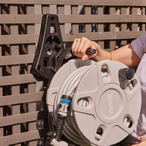 Wall Mount Hose Reel Set 20m - Grey - Image 3